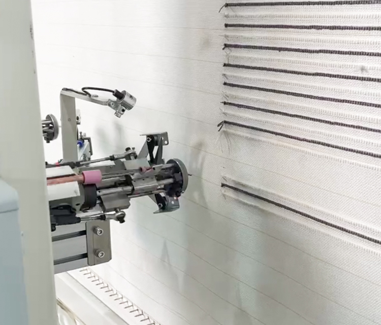  <span style="color:#ffffff;"><span style="font-size:30px;"><strong>Fully automatic high-speed high-efficiency robotic tufting machine creates fashionable luxury carpets and area rugs.</strong></span></span> 